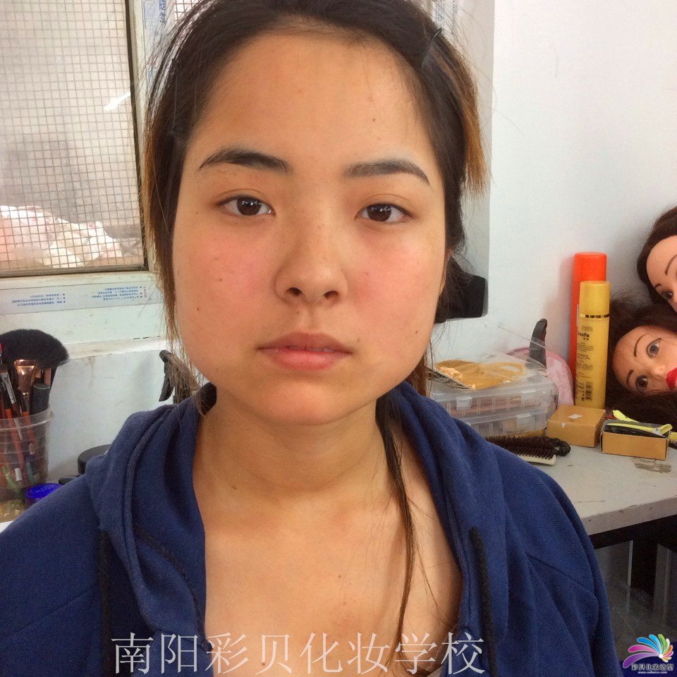 南阳最专业的化妆学校：数码新娘整体造型